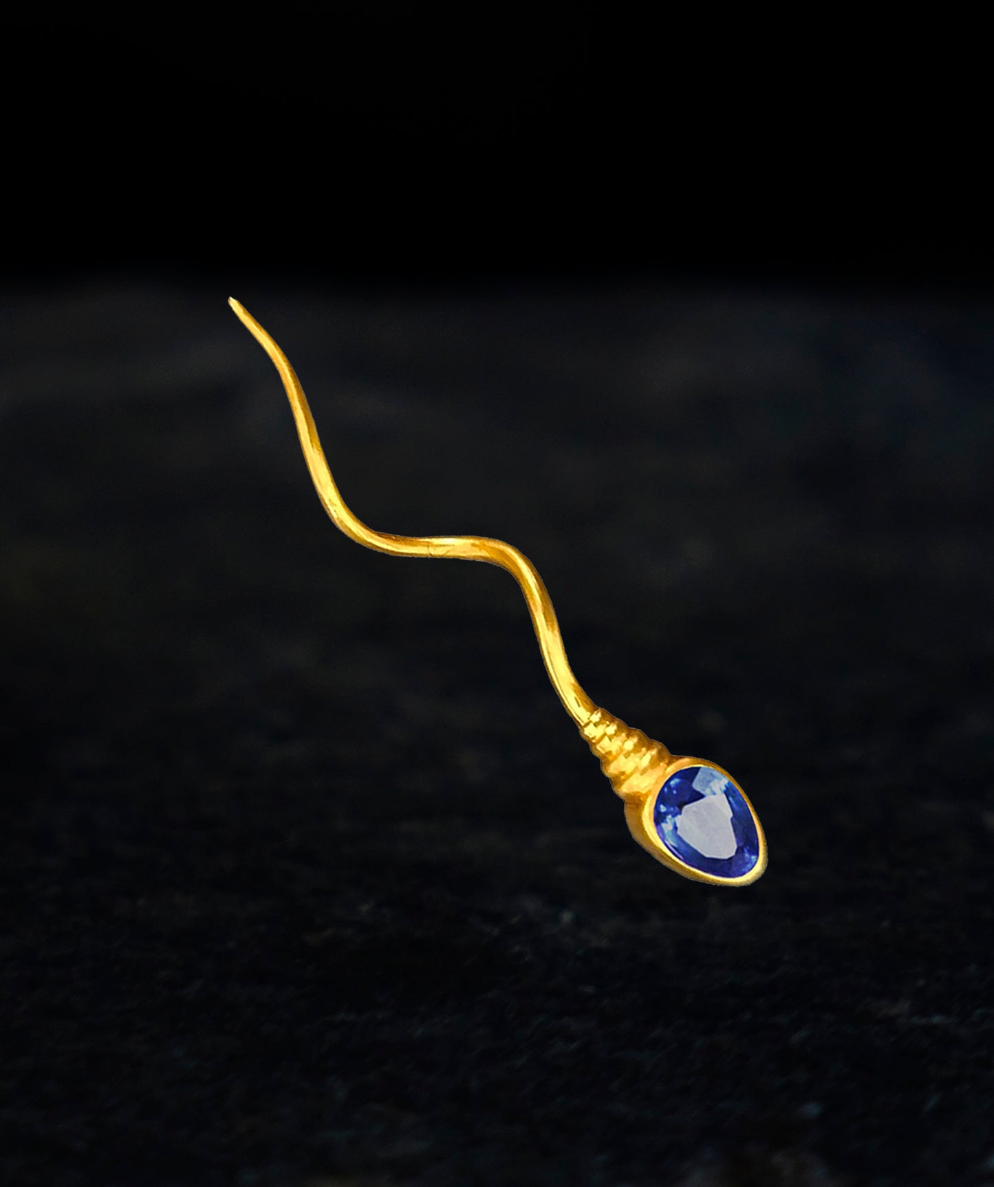 «THE NUMBER ONE » EARRING - Yellow Gold - Blue Sapphire