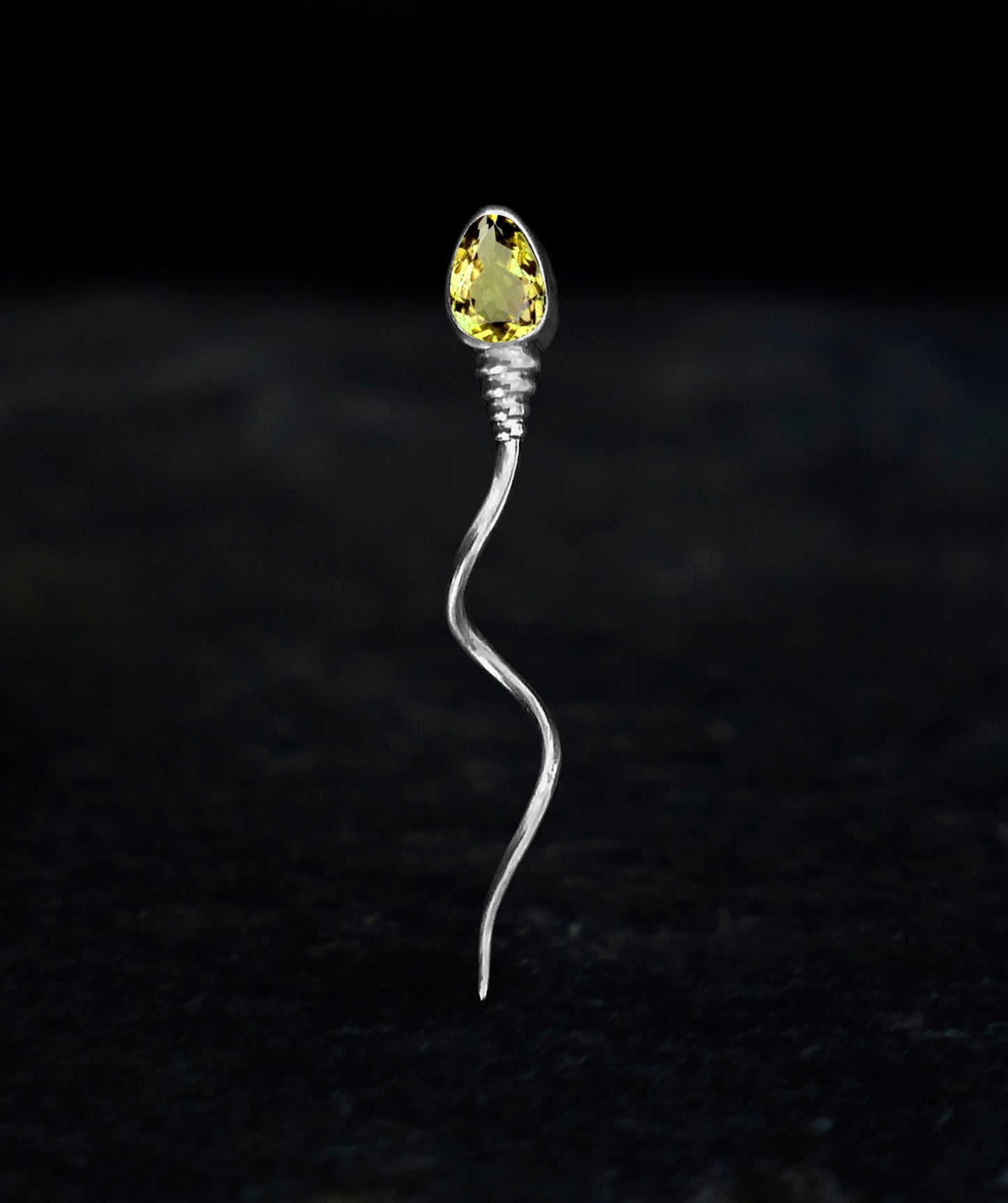 «The winner » BROOCH - White Gold - Yellow Sapphire
