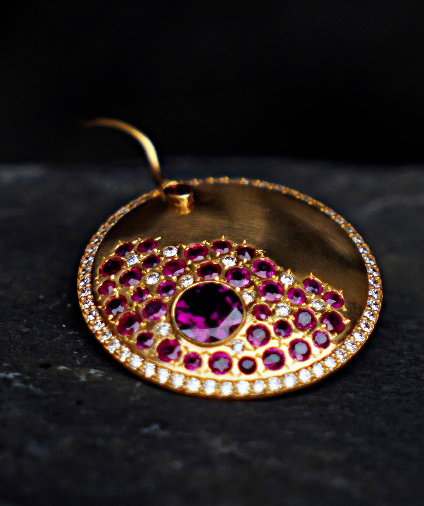 « THE ENCOUNTER » - Rodholite Garnet Rubies Diamonds
