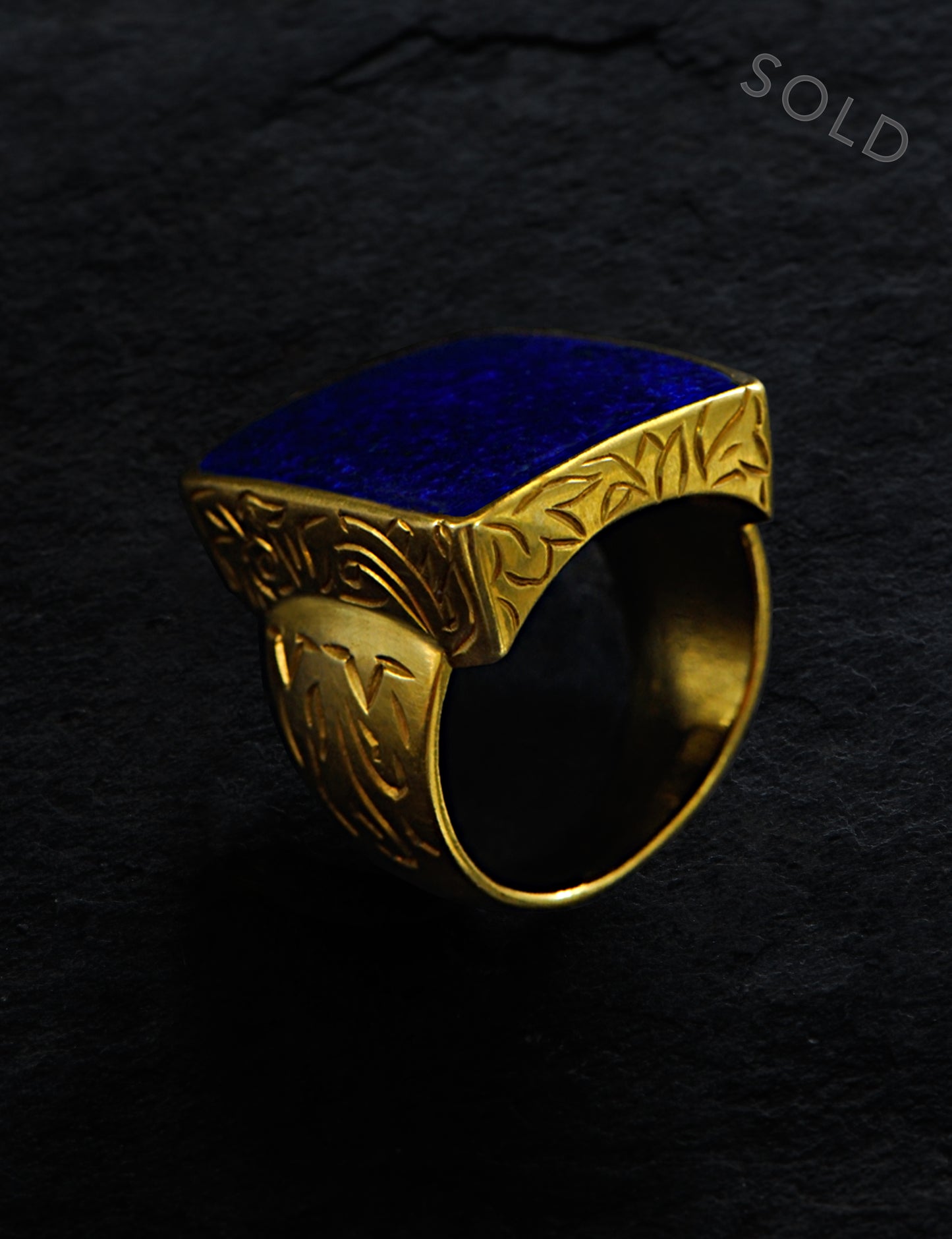 RING - Yellow gold - Lapis lazuli