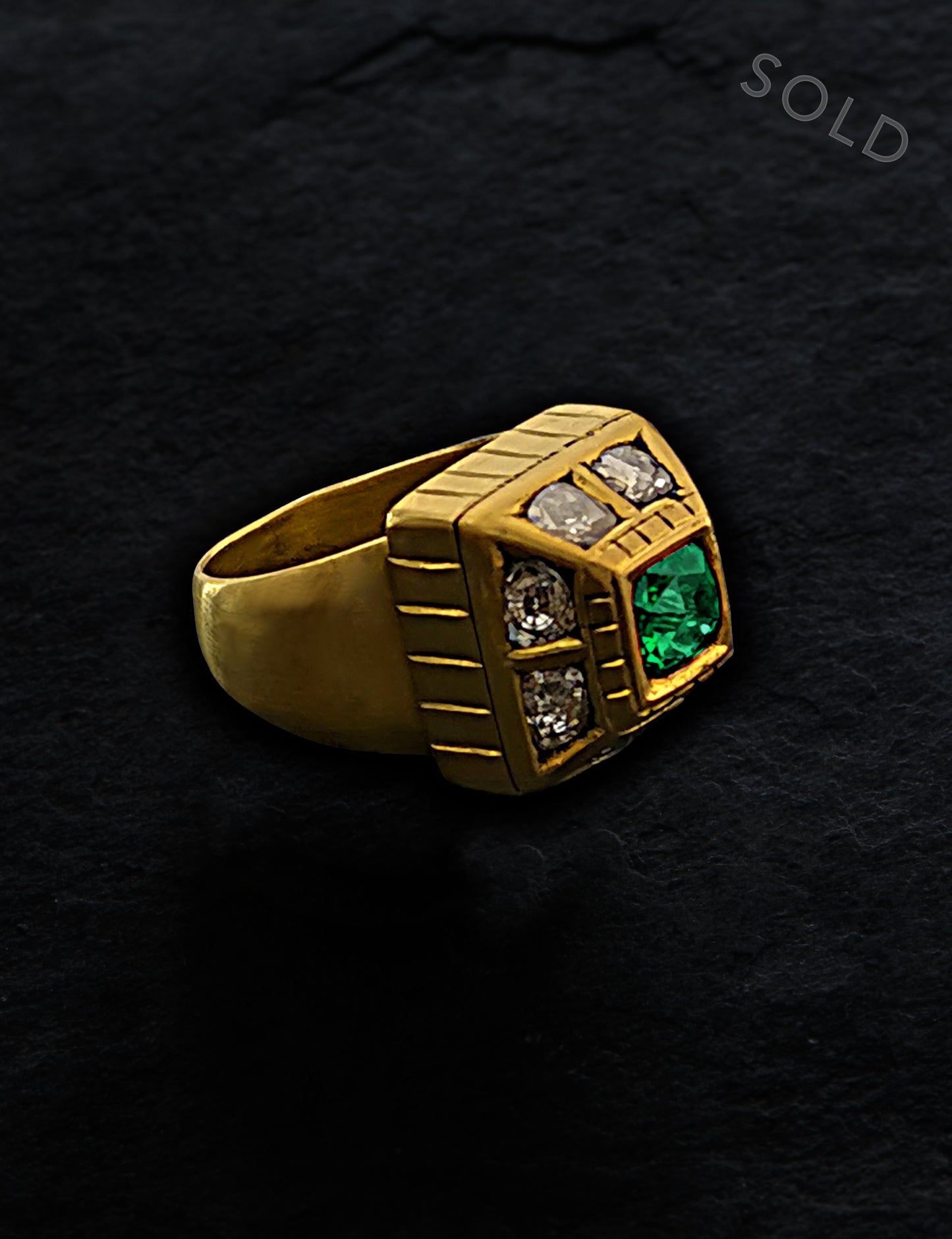 RING - Yellow gold - Emerald