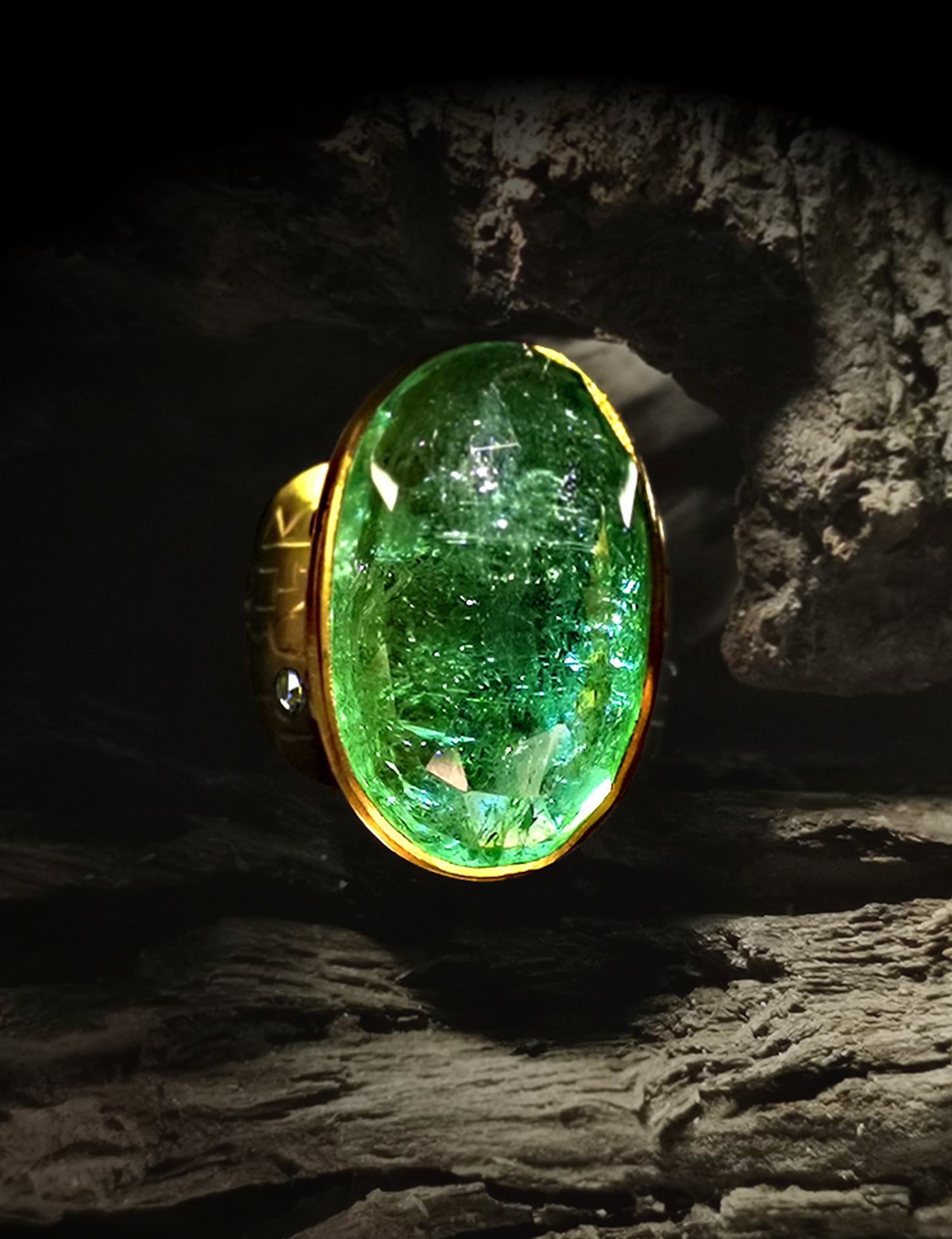 RING - Yellow gold - Green tourmaline