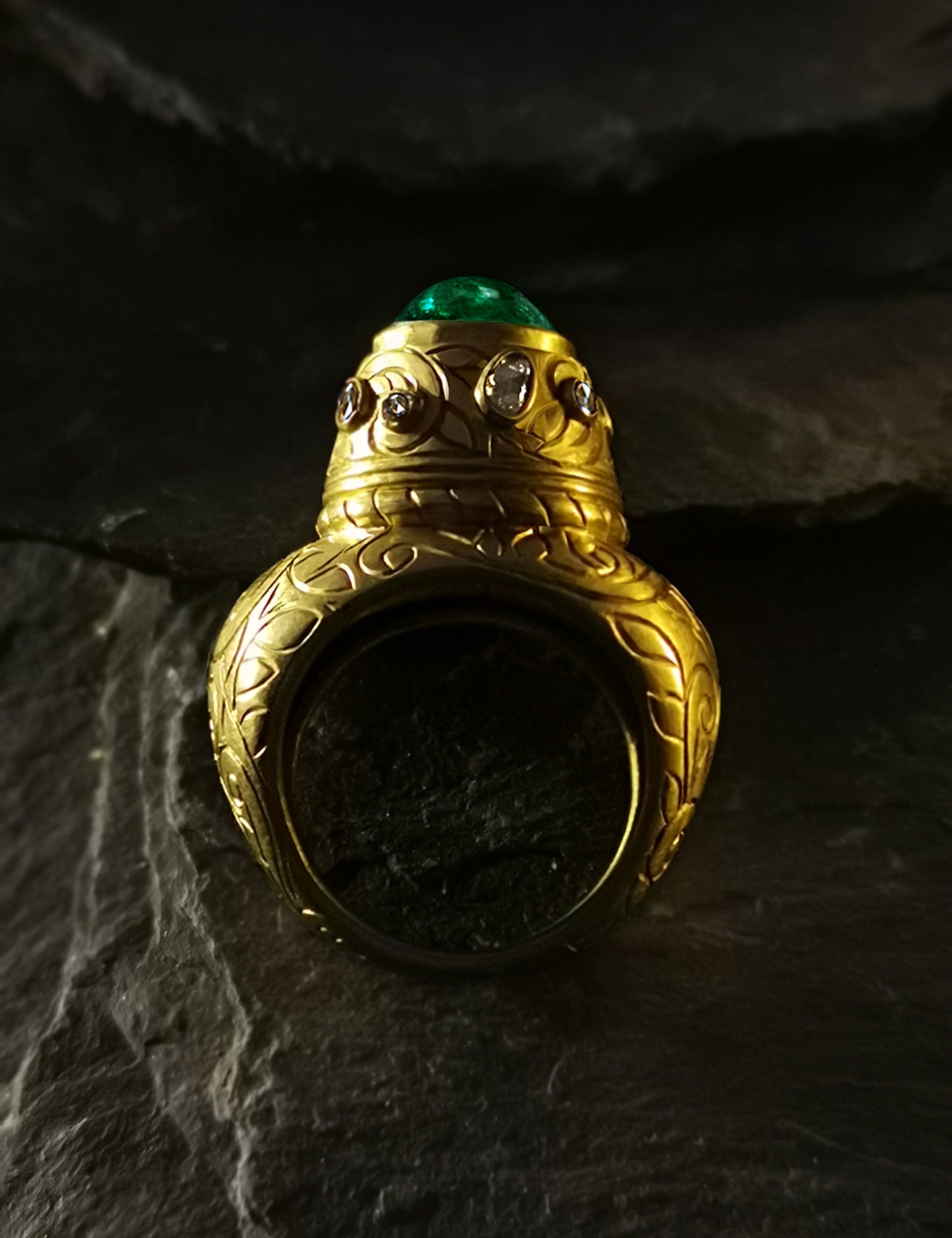 RING - Yellow gold - Emerald