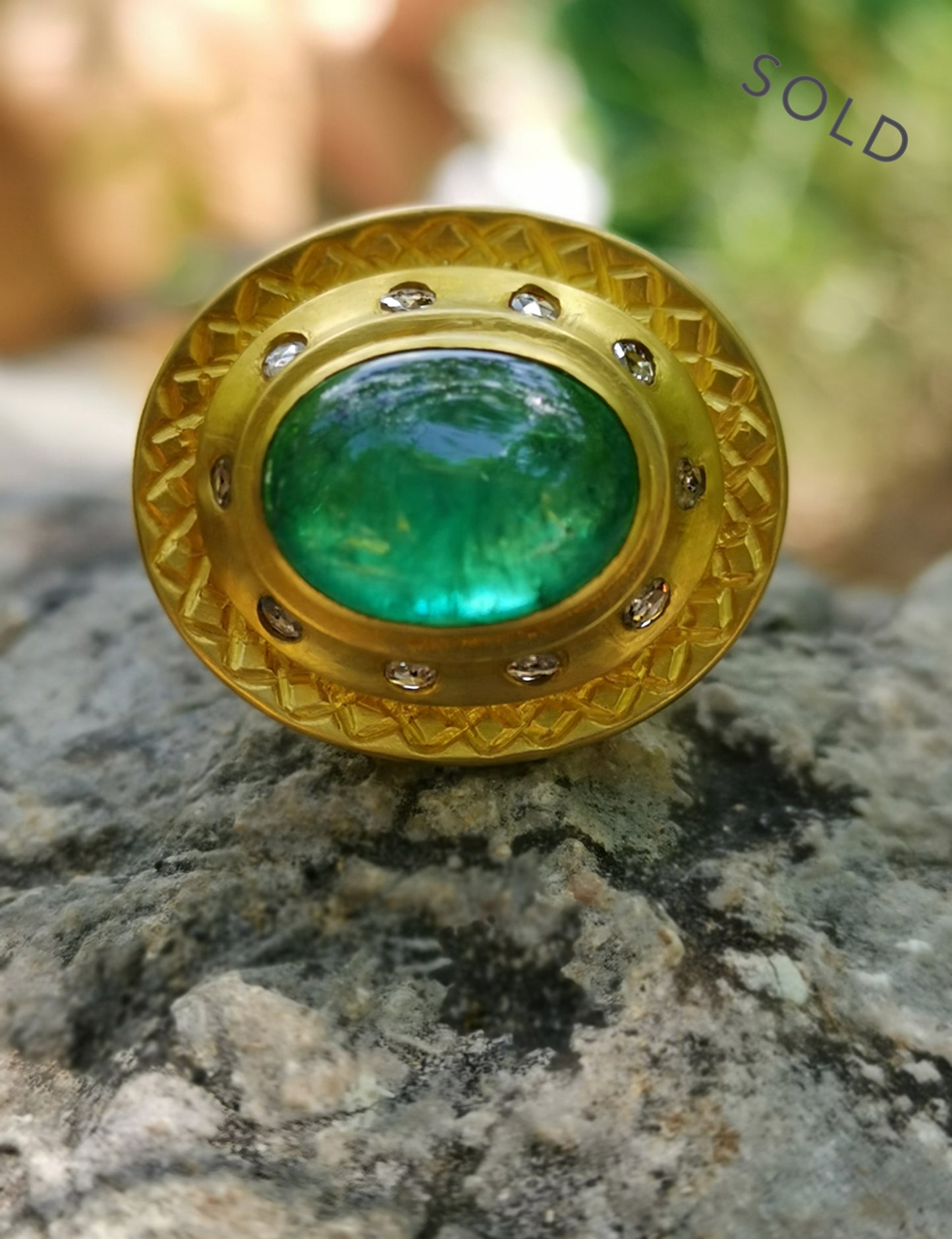 RING - Yellow gold - Emerald