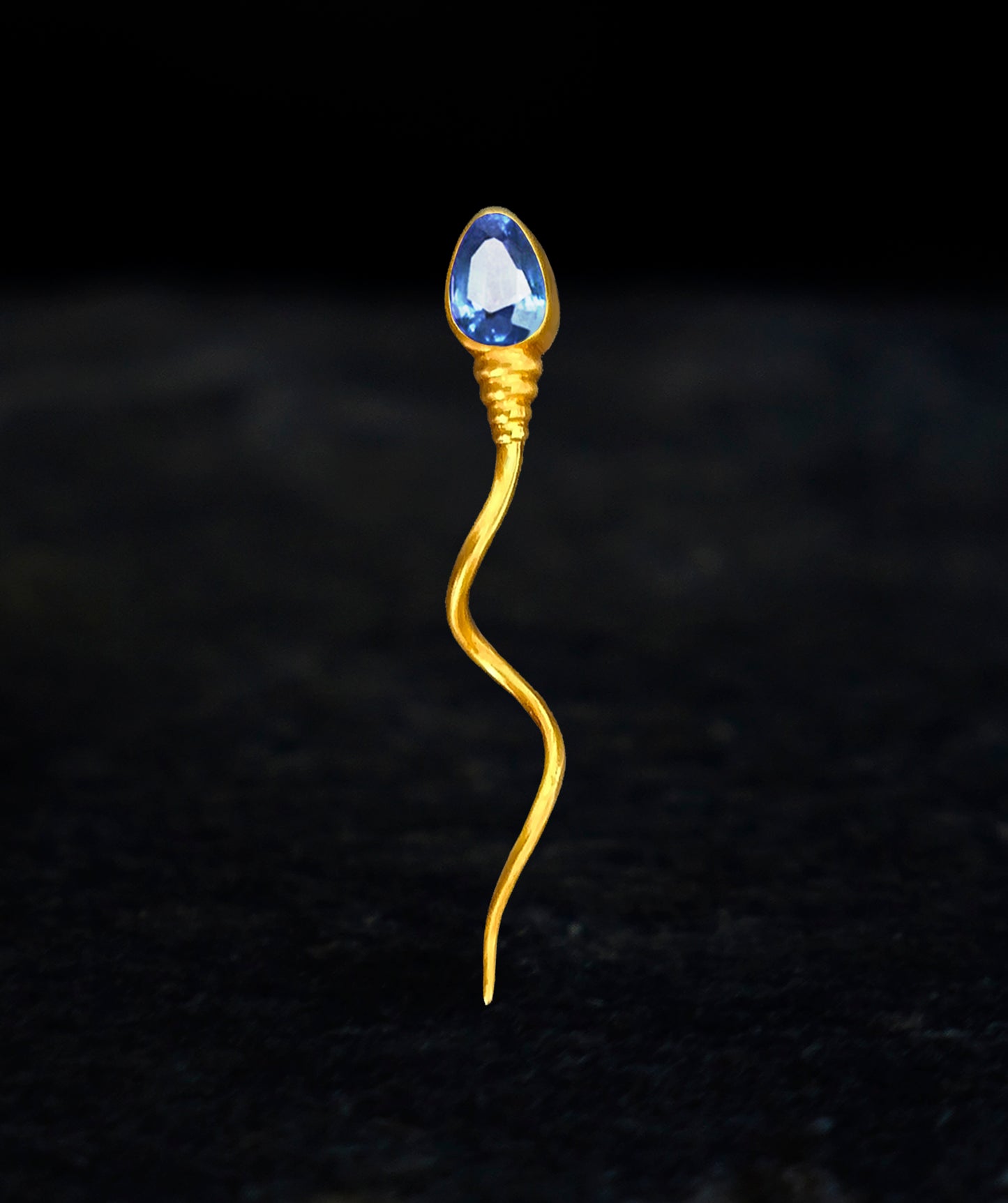 «The winner » BROOCH  - Yellow Gold - Santa Maria Aquamarine